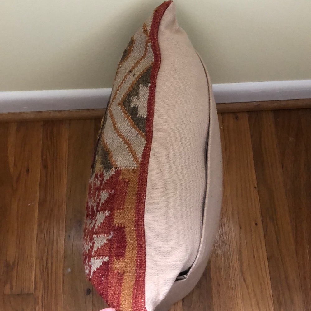 NWOT Rustic Kilim indoor 18” SQ throw pillow - Picture 6 of 9